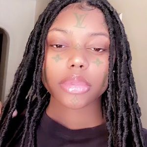 Meet your Posher, Tonae